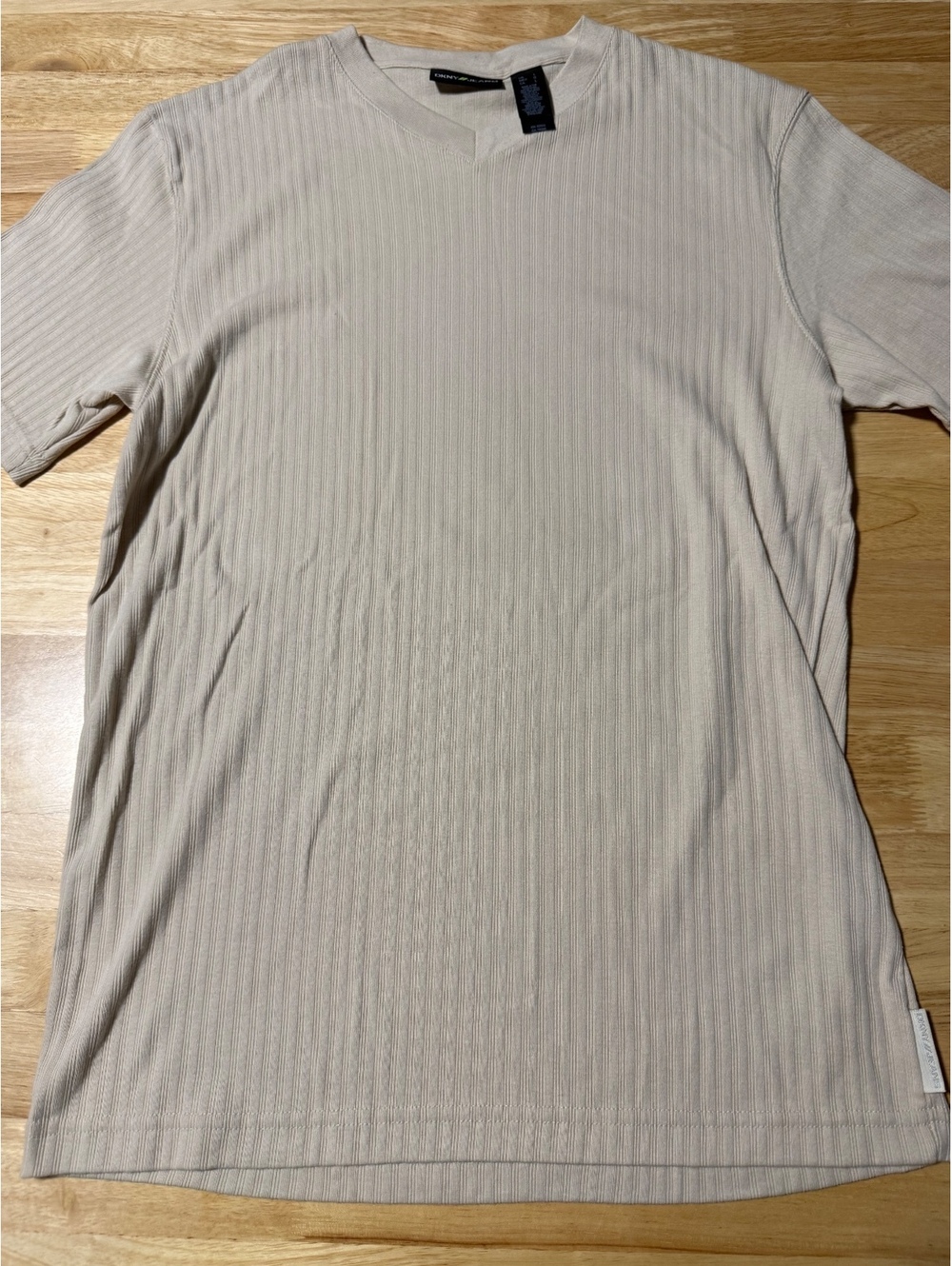 DKNY Jeans Men’s Large Beige Cream Ribbed V-Neck Short Sleeve Shirt